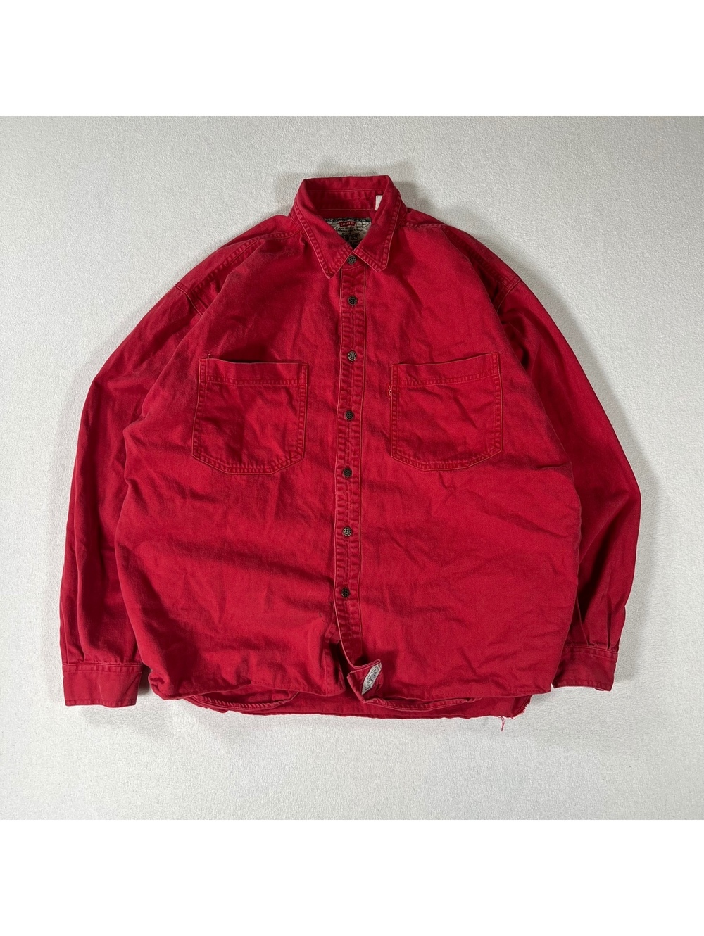 Vintage Levi’s red 100% cotton button up shirt Size L